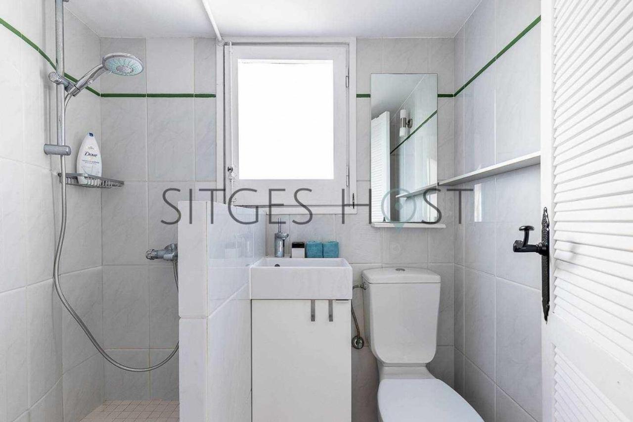 Apartamento Alojáte en una torre sobre el mar Sitges Exterior foto